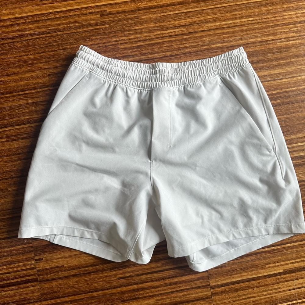 Lululemon Pacebreaker Linerless 5in inseam